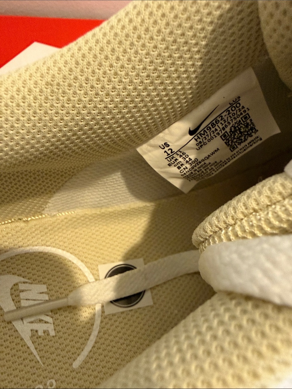 New Nike Men’s Low-Top Sneakers in Cream and White Size 12 - Picture 4 of 6